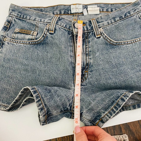 VTG Calvin Klein Low Rise Short Jean Shorts 5 - Picture 11 of 12